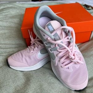 NIKE DOWNSHIFTER 9 (GS) NWT